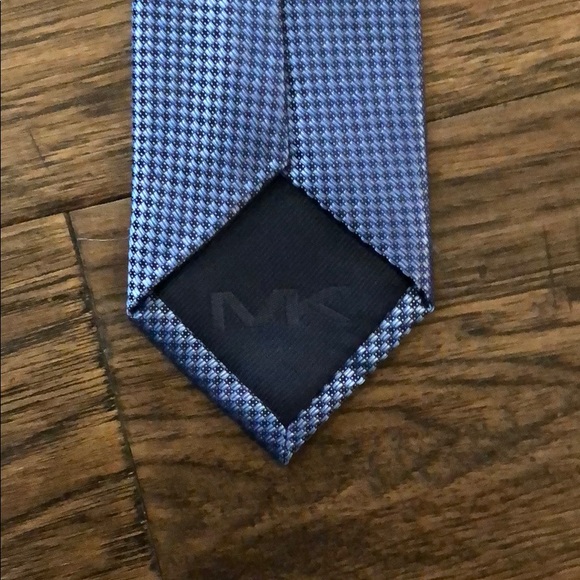 Michael Kors Tie - Picture 3 of 5
